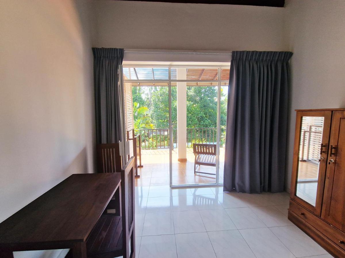 Chill Hill Hikkaduwa Hotel Exterior photo